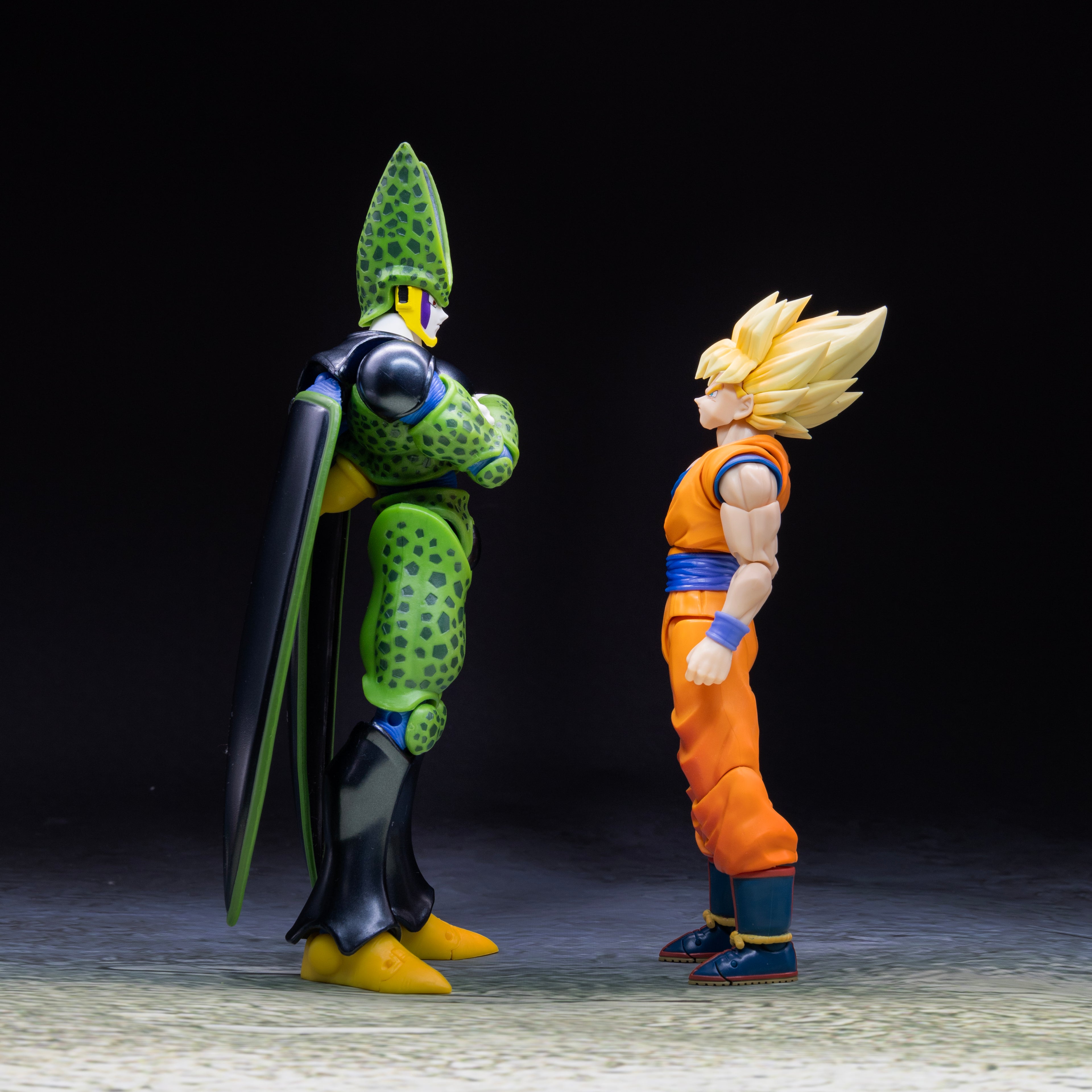 【Pre-Order】 The Perfect Masked Green Devil Saru Deluxe Edition DX Action Figure