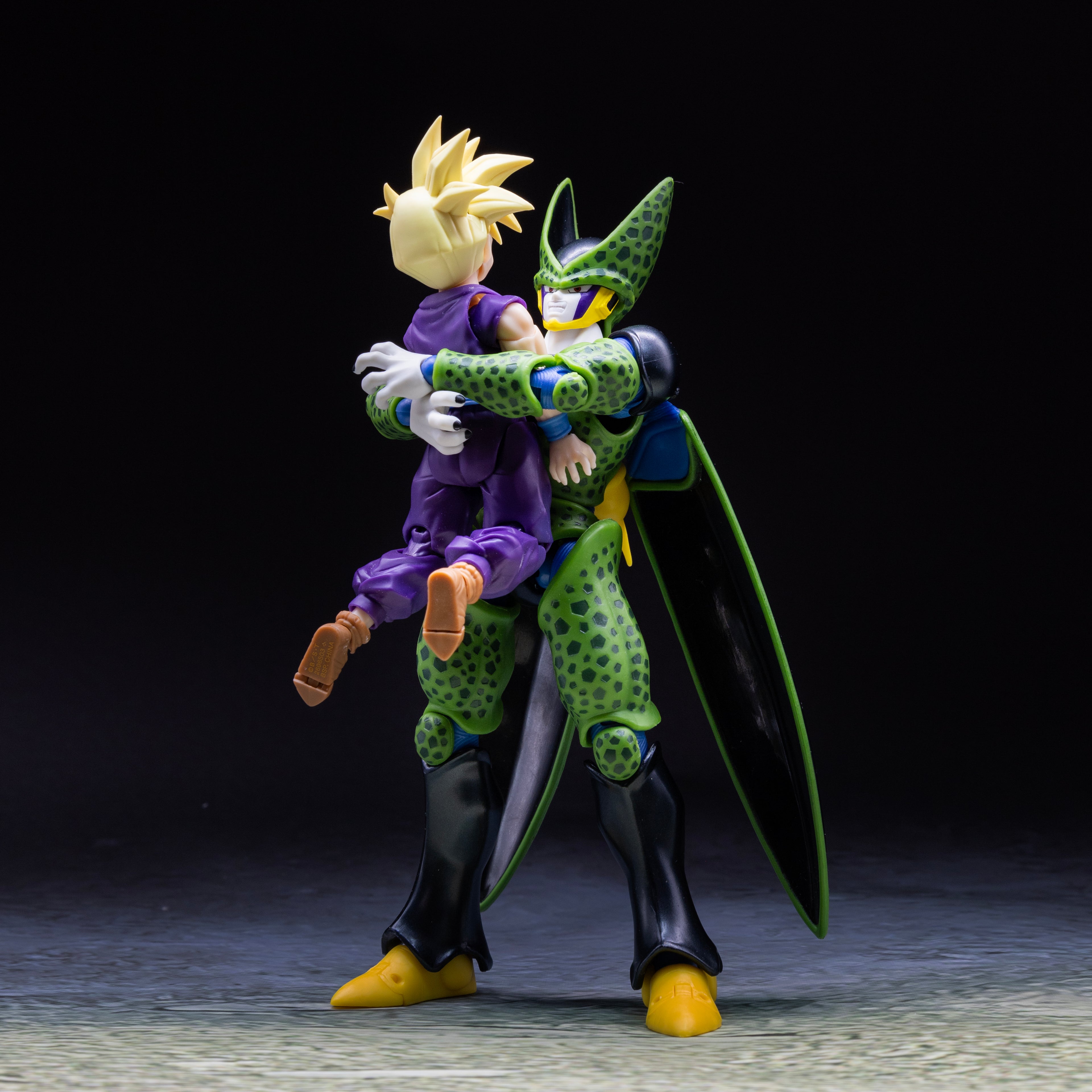 【Pre-Order】 The Perfect Masked Green Devil Saru Deluxe Edition DX Action Figure