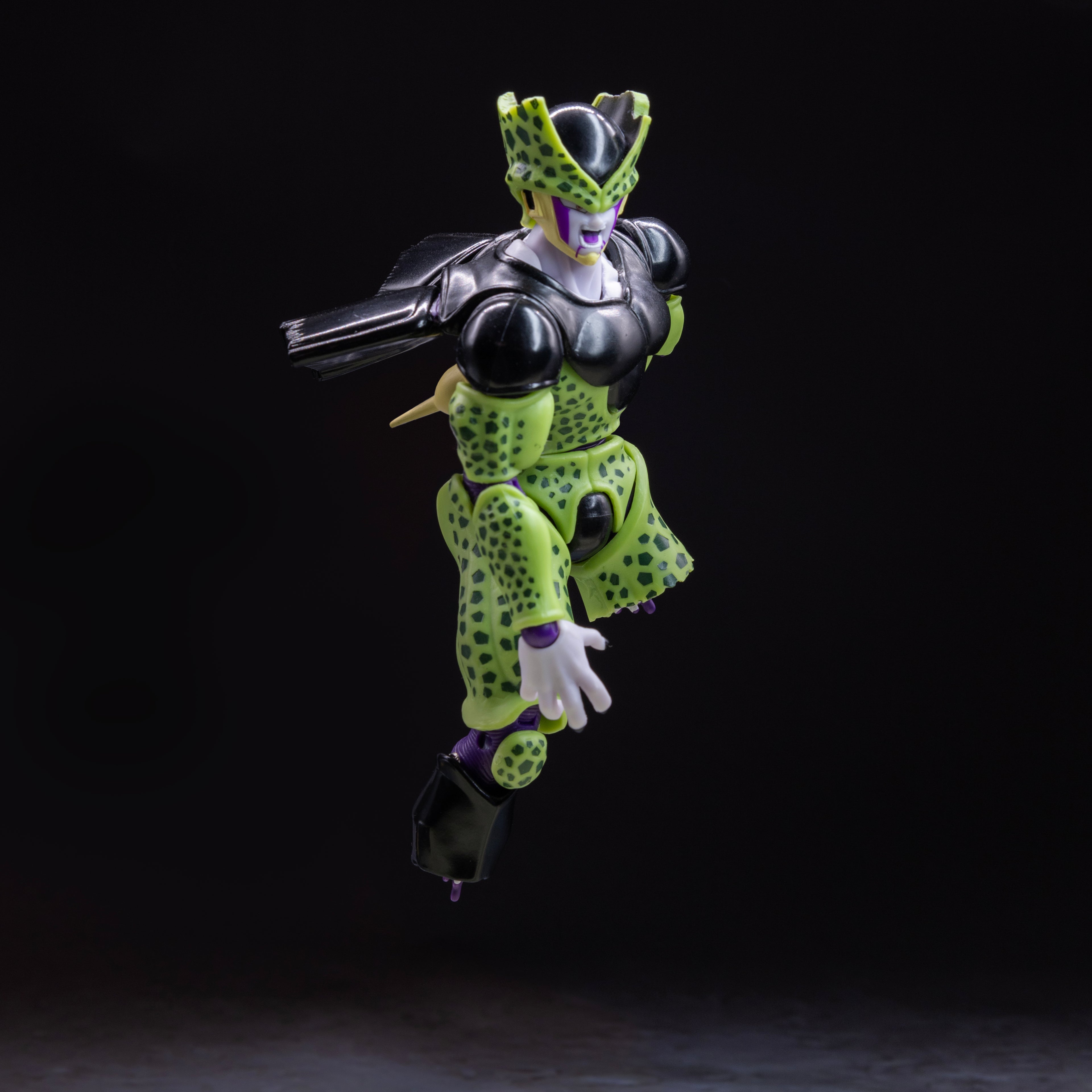【Pre-Order】 The Perfect Masked Green Devil Saru Deluxe Edition DX Action Figure